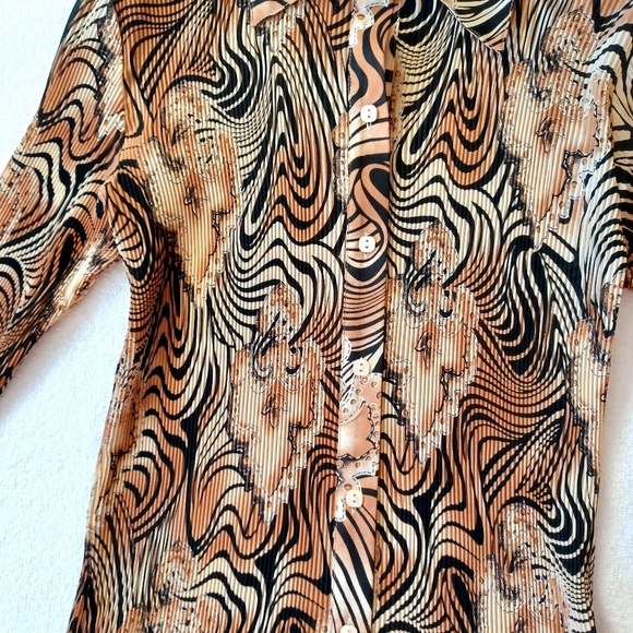 DRESSBARN Krinkled Tiger Print Blouse, size S - Picture 3 of 9